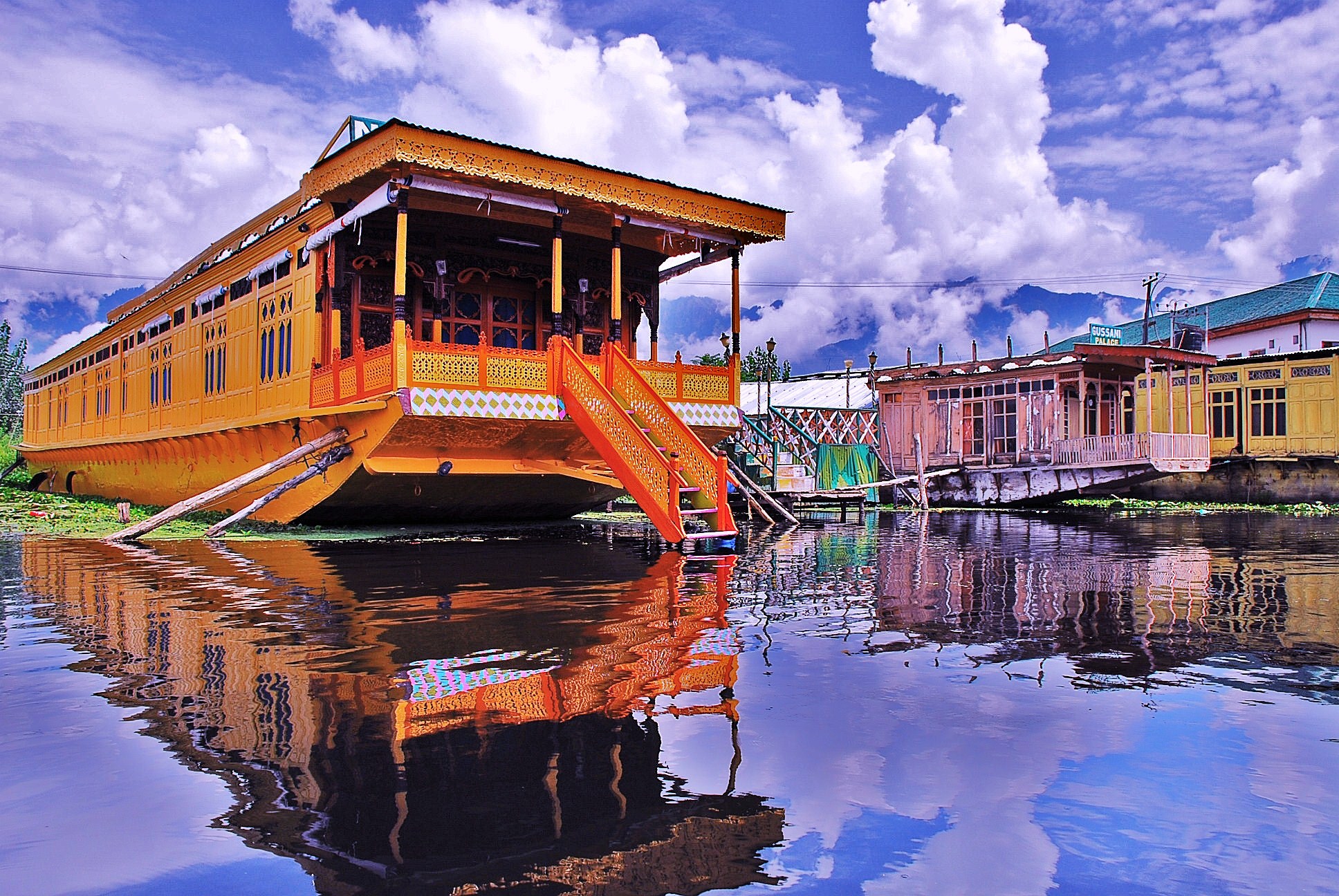 Houseboat Stay Srinagar