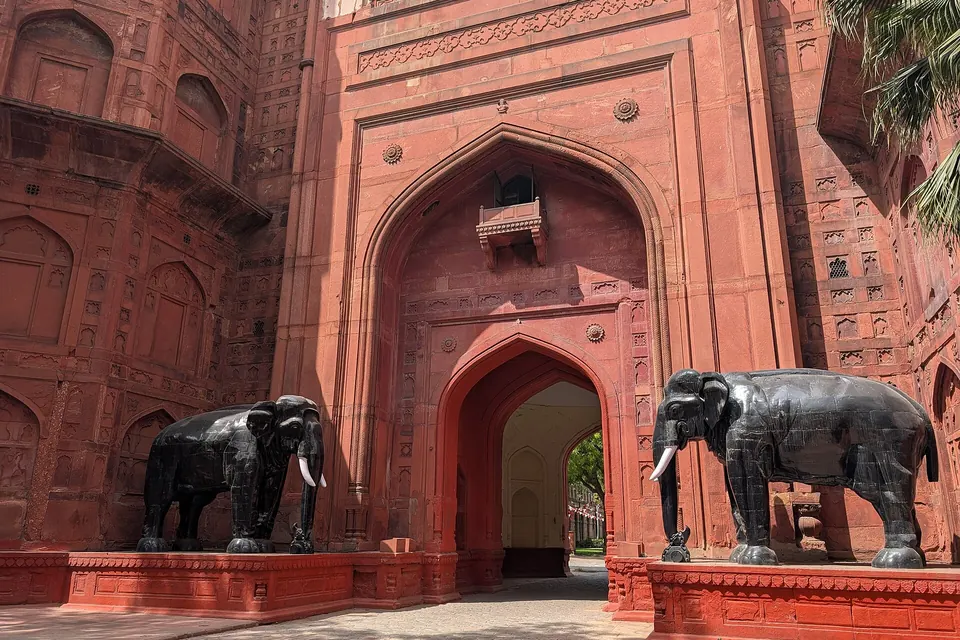 Flights to Delhi